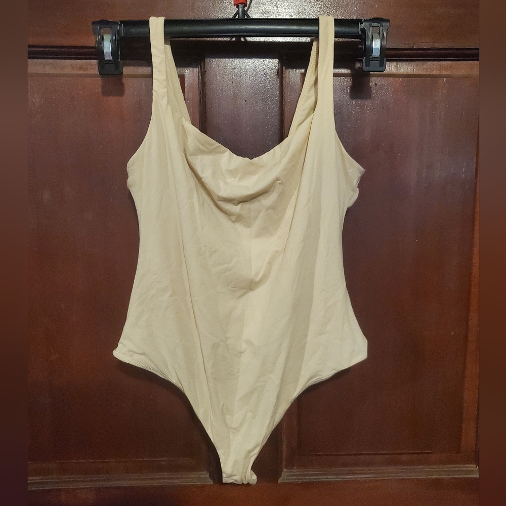 Skims Sculpting Bodysuit Thong - Large